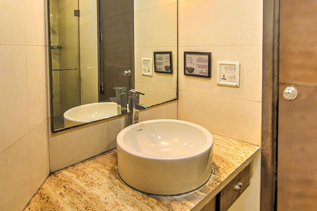 FabHotel Le Grand Neu-Delhi Exterior foto